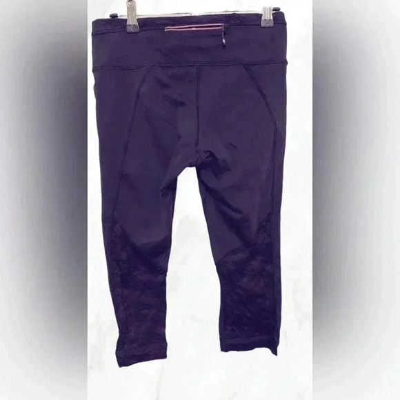 Lululemon Tight Stuff Crop with camo  mesh detail black leggings 6 - Picture 3 of 4